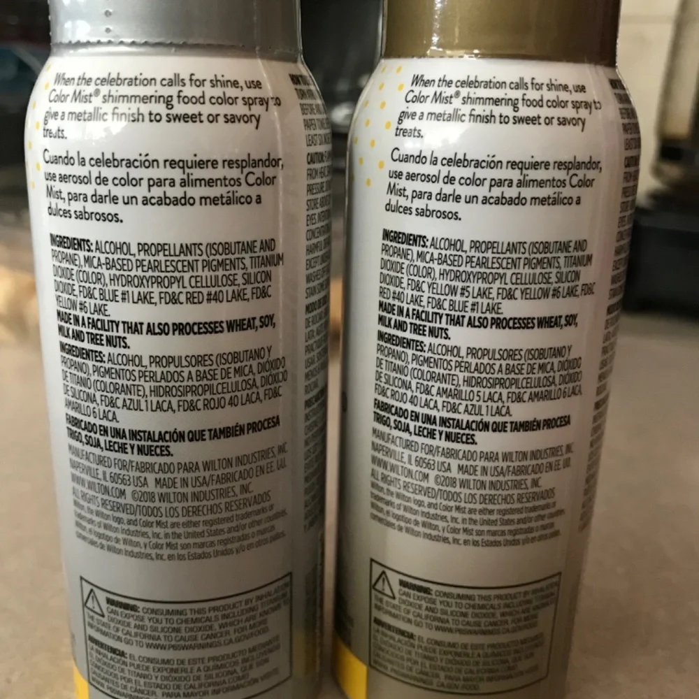 2ct Wilton 1.5oz Color Mist shimmering food color spray silver and gold NEW